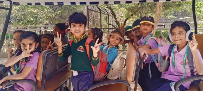 student-life-hero-bg-02